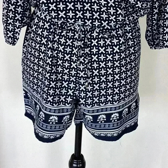 Trendsetter Wrap V-Neck Romper in Size  XS - Picture 3 of 6